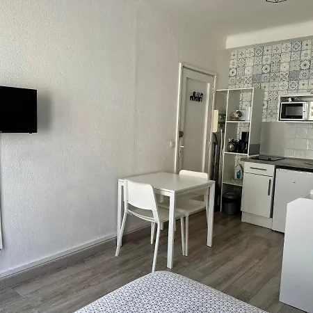 Climatises Proche Apartman